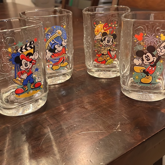 LIMITED Disney year 2000 Y2K McDonald’s Collectors Glasses each sold separately - Picture 12 of 12